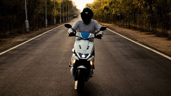 പൂര്ണ ചാര്ജില് 150 കിലോമീറ്റര് വരെ സഞ്ചരിക്കാം; GT5 ഇലക്ട്രിക് സ്കൂട്ടര് അവതരിപ്പിച്ച് വൈറ്റ് കാര്ബണ്