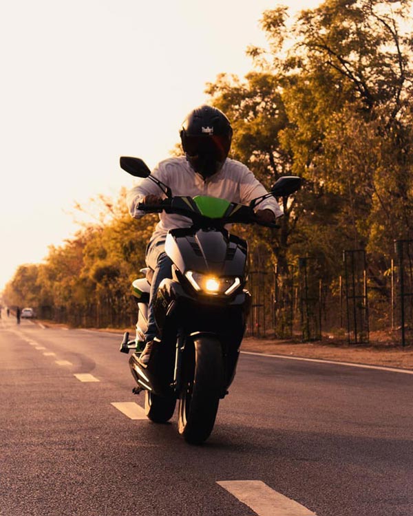 പൂര്ണ ചാര്ജില് 150 കിലോമീറ്റര് വരെ സഞ്ചരിക്കാം; GT5 ഇലക്ട്രിക് സ്കൂട്ടര് അവതരിപ്പിച്ച് വൈറ്റ് കാര്ബണ്