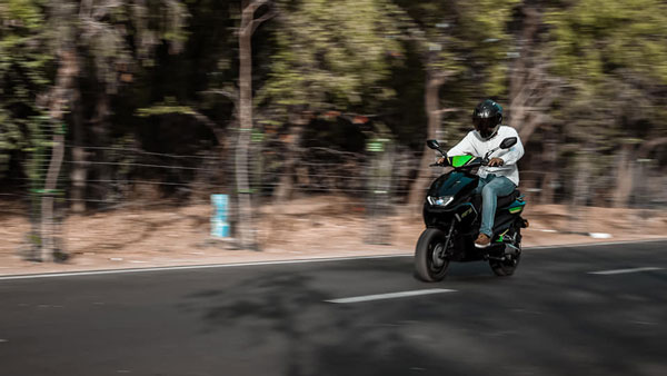 പൂര്ണ ചാര്ജില് 150 കിലോമീറ്റര് വരെ സഞ്ചരിക്കാം; GT5 ഇലക്ട്രിക് സ്കൂട്ടര് അവതരിപ്പിച്ച് വൈറ്റ് കാര്ബണ്