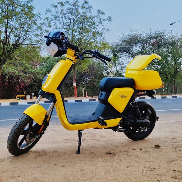 പൂര്ണ ചാര്ജില് 150 കിലോമീറ്റര് വരെ സഞ്ചരിക്കാം; GT5 ഇലക്ട്രിക് സ്കൂട്ടര് അവതരിപ്പിച്ച് വൈറ്റ് കാര്ബണ്