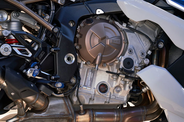 ഇന്ത്യൻ വിപണിയിൽ 2021 S 1000 R പുറത്തിറക്കി ബിഎംഡബ്ല്യു; വില 17.90 ലക്ഷം രൂപ