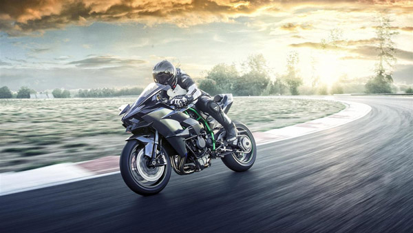2021 നിഞ്ച H2R അവതരിപ്പിച്ച് കവസാക്കി; വില 79.90 ലക്ഷം രൂപ