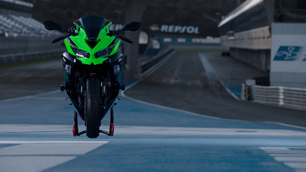പുതിയ നിറങ്ങളിൽ അണിഞ്ഞൊരുങ്ങി 2021 നിഞ്ച ZX-25R സ്പോർട്സ് ബൈക്ക്