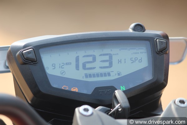 അധിക പലിശ വേണ്ട; അപ്പാച്ചെ RTR 160 4V മോഡലിന് നോ-കോസ്റ്റ് ഇഎംഐ ഓഫർ പ്രഖ്യാപിച്ച് ടിവിഎസ്