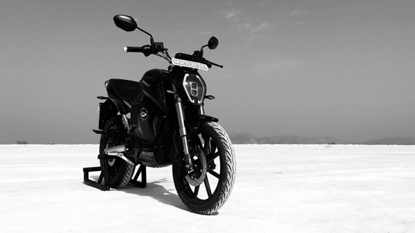 RV400-നായി ആവശ്യക്കാര് ഇരച്ചെത്തി; ബുക്കിംഗ് രണ്ട് മണിക്കൂറിനുള്ളില് അവസാനിപ്പിച്ച് റിവോള്ട്ട്