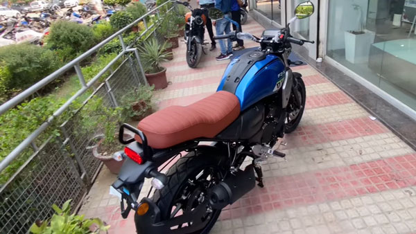 ഷോറൂമുകളിൽ എത്തിത്തുടങ്ങി, വിപണിപിടിക്കാൻ പുതിയ യമഹ FZ-X