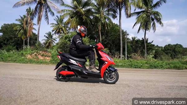 ആദ്യകാഴ്ചയില് തന്നെ ആരെയും മയക്കും; ഈവ് ആട്രിയോയുടെ റിവ്യൂ വിശേഷങ്ങള്