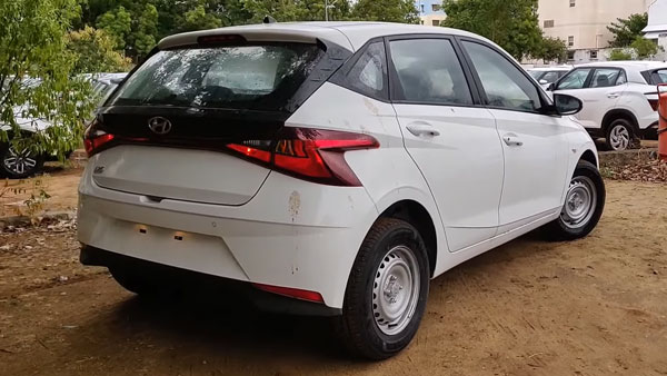 പുതിയ ബേസ് വേരിയന്റുമായി ഹ്യുണ്ടായി i20 എത്തുന്നു; അടുത്തറിയാം വീഡിയോയിലൂടെ