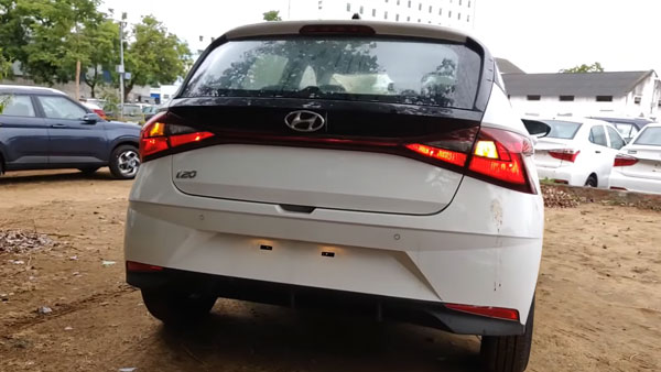 പുതിയ ബേസ് വേരിയന്റുമായി ഹ്യുണ്ടായി i20 എത്തുന്നു; അടുത്തറിയാം വീഡിയോയിലൂടെ