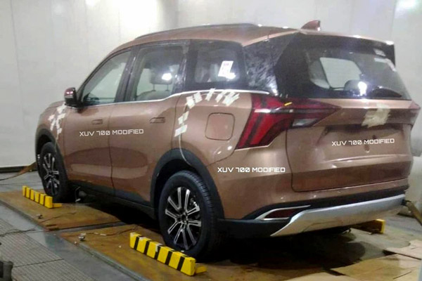അടിമുടി മാറ്റത്തോടെ മഹീന്ദ്ര XUV700; അവതരണത്തിന് മുന്നേ ചിത്രങ്ങള് പുറത്ത്