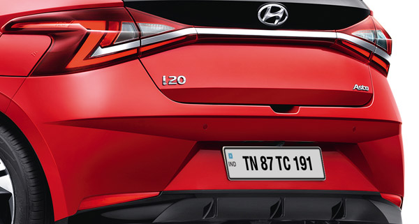 ആള്ട്രോസ് അത് അപ്രത്യക്ഷമാക്കി! ഹ്യുണ്ടായി i20-യെ ഉന്നമിട്ട് പുതിയ ട്രോളുമായി ടാറ്റ