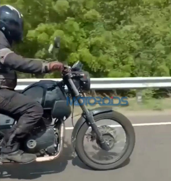 ഹിമാലയന് പുതിയൊരു വേരിയന്റ് കൂടി എത്തുമെന്ന് സൂചന, സ്പൈ ചിത്രങ്ങൾ കാണാം