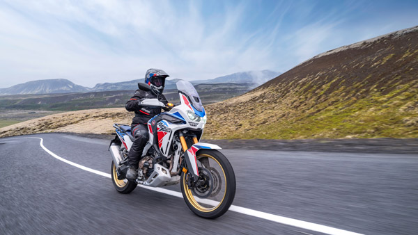 ഷാര്പ്പ് ലുക്കും പുതിയ കളര് ഓപ്ഷനും; 2022 Africa Twin-നെ അവതരിപ്പിച്ച് Honda