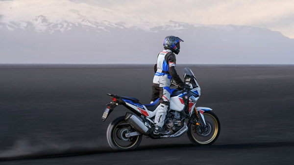 ഷാര്പ്പ് ലുക്കും പുതിയ കളര് ഓപ്ഷനും; 2022 Africa Twin-നെ അവതരിപ്പിച്ച് Honda
