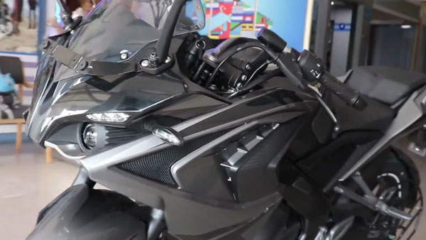 പുതിയ കളര് ഓപ്ഷനില് Pulsar RS200-നെ തിരിച്ചെത്തിച്ച് Bajaj; ഫസ്റ്റ്ലുക്ക് വോക്ക്എറൗണ്ട് വീഡിയോ ഇതാ