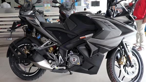 പുതിയ കളര് ഓപ്ഷനില് Pulsar RS200-നെ തിരിച്ചെത്തിച്ച് Bajaj; ഫസ്റ്റ്ലുക്ക് വോക്ക്എറൗണ്ട് വീഡിയോ ഇതാ