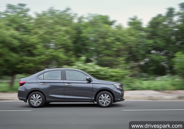 മുഖംമിനുക്കി അമേസിംഗായി; പുതിയ Honda Amaze ഫെയ്സ്ലിഫ്റ്റിന്റെ റിവ്യൂ വിശേഷങ്ങൾ