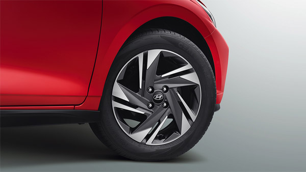 Hyundai i20 N-Line vs i20; നോർമൽ ഹോട്ട് ഹാച്ചുകളുടെ സമാനതകളും വ്യത്യാസങ്ങളും