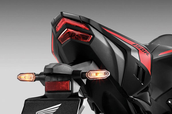 2021 CBR150R അവതരിപ്പിച്ച് Honda; എതിരാളി Yamaha R15