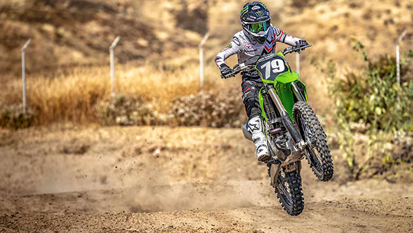 അഡ്വഞ്ചര് ശ്രേണിയിലേക്ക് 2021 KX250, KX450 മോഡലുകളുമായി Kawasaki; വില 8 ലക്ഷം രൂപ മുതല്