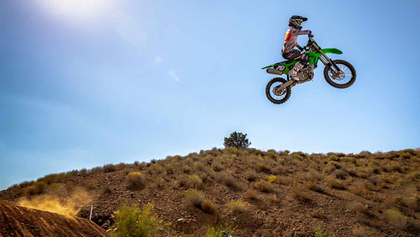 അഡ്വഞ്ചര് ശ്രേണിയിലേക്ക് 2021 KX250, KX450 മോഡലുകളുമായി Kawasaki; വില 8 ലക്ഷം രൂപ മുതല്