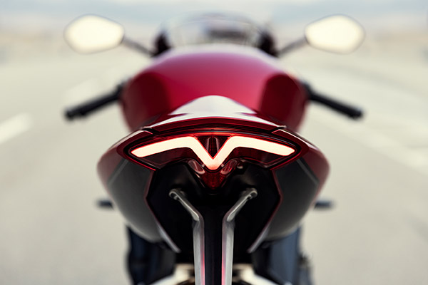 Speed Triple 1200 RR അവതരിപ്പിച്ച് Triumph; വില, സവിശേതകള് ഇങ്ങനെ
