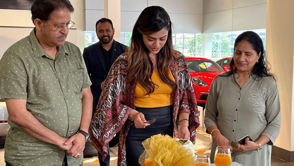 റേസിംഗ് യെല്ലോ ഷേഡിൽ പുത്തൻ കളിപ്പാട്ടം സ്വന്തമാക്കി നടി മംമ്ത മോഹൻദാസ്