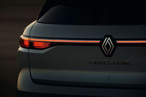 പൂര്ണ ചാര്ജില് 470 കിലോമീറ്റര് വരെ സഞ്ചരിക്കാം; Megane E-Tech ഇലക്ട്രിക്കിനെ വെളിപ്പെടുത്തി Renault
