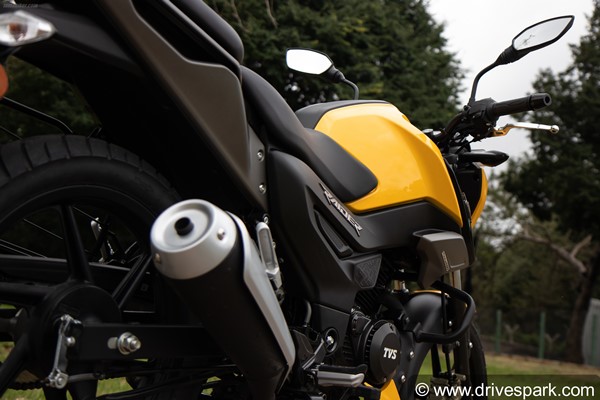 125 സിസിയില് മറ്റ് മോഡലുകളുടെ അന്തകനാകാന് TVS Raider; റിവ്യൂ വിശേഷങ്ങള്