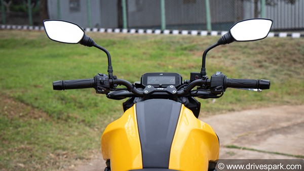 125 സിസിയില് മറ്റ് മോഡലുകളുടെ അന്തകനാകാന് TVS Raider; റിവ്യൂ വിശേഷങ്ങള്