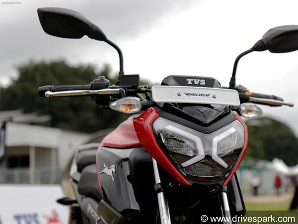 125 സിസിയില് മറ്റ് മോഡലുകളുടെ അന്തകനാകാന് TVS Raider; റിവ്യൂ വിശേഷങ്ങള്