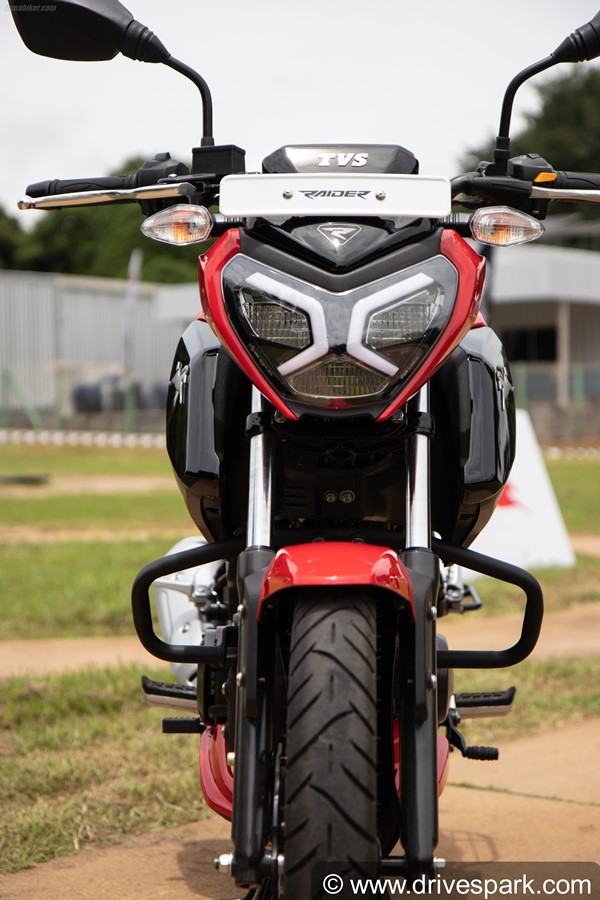 125 സിസിയില് മറ്റ് മോഡലുകളുടെ അന്തകനാകാന് TVS Raider; റിവ്യൂ വിശേഷങ്ങള്