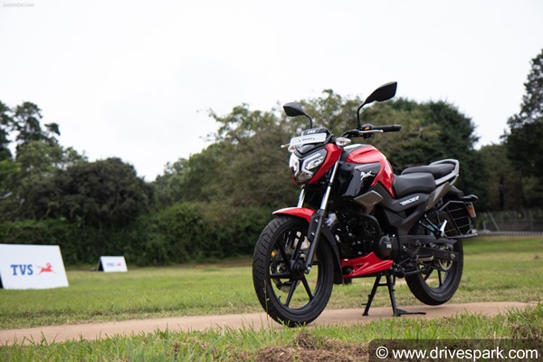 125 സിസിയില് മറ്റ് മോഡലുകളുടെ അന്തകനാകാന് TVS Raider; റിവ്യൂ വിശേഷങ്ങള്