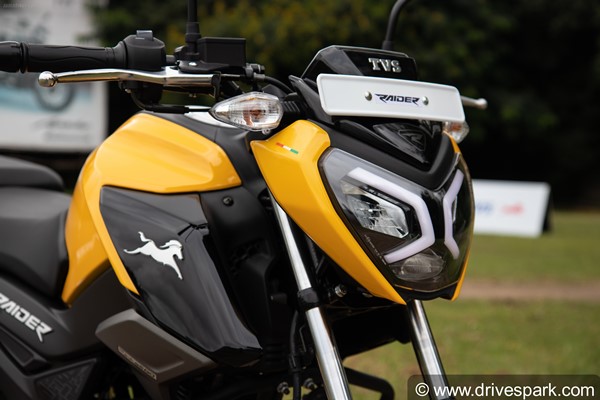 125 സിസിയില് മറ്റ് മോഡലുകളുടെ അന്തകനാകാന് TVS Raider; റിവ്യൂ വിശേഷങ്ങള്