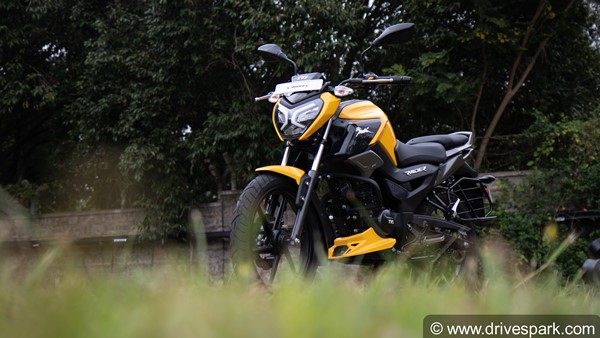 125 സിസിയില് മറ്റ് മോഡലുകളുടെ അന്തകനാകാന് TVS Raider; റിവ്യൂ വിശേഷങ്ങള്