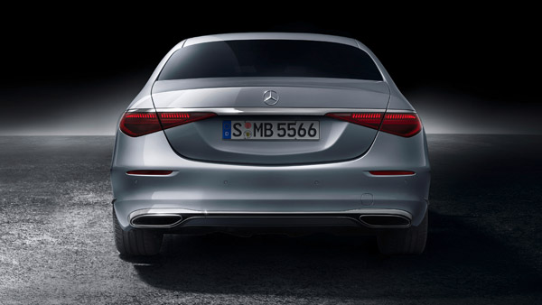 മെയ്ഡ് ഇന് ഇന്ത്യ' S-ക്ലാസ് സെഡാനെ അവതരിപ്പിച്ച് Mercedes; വില 1.57 കോടി രൂപ