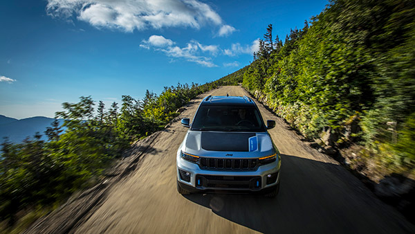 2022 Grand Cherokee അഞ്ച് സീറ്റർ എസ്യുവി അവതരിപ്പിച്ച് Jeep; ഇന്ത്യൻ വിപണിയിലേക്ക് ഉടൻ
