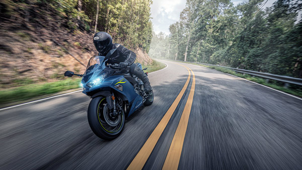 അണിയറയില് ഉള്ളത് വന് പദ്ധതികള്; 2022 Ninja ZX-6R അവതരിപ്പിച്ച് Kawasaki