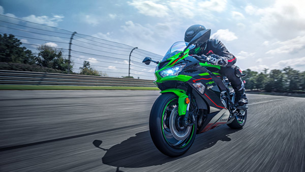 അണിയറയില് ഉള്ളത് വന് പദ്ധതികള്; 2022 Ninja ZX-6R അവതരിപ്പിച്ച് Kawasaki