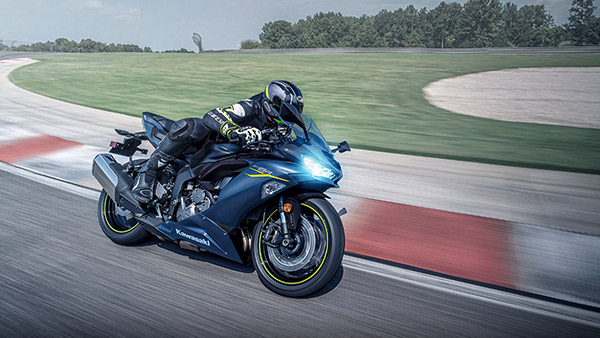 അണിയറയില് ഉള്ളത് വന് പദ്ധതികള്; 2022 Ninja ZX-6R അവതരിപ്പിച്ച് Kawasaki