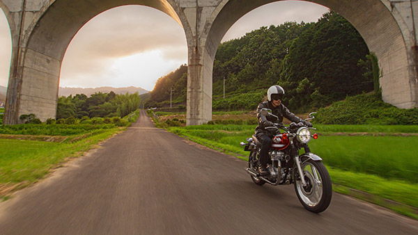 റെട്രോ ക്ലാസിക് W800-നെ നവീകരിച്ച് Kawasaki; ഇന്ത്യയിലേക്ക് അടുത്ത വര്ഷം ആദ്യം