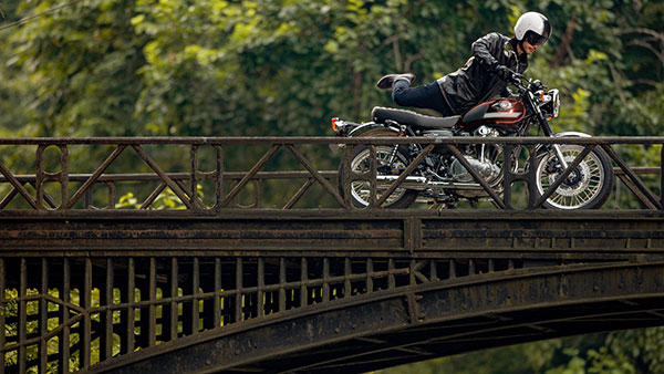 റെട്രോ ക്ലാസിക് W800-നെ നവീകരിച്ച് Kawasaki; ഇന്ത്യയിലേക്ക് അടുത്ത വര്ഷം ആദ്യം