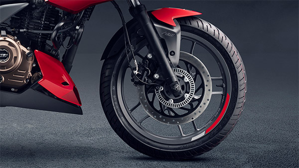 250 വിഭാഗത്തില് Bajaj-ന്റെ പുതിയ തുറുപ്പ് ചീട്ട്; F250-യുടെ പ്രധാന ഹൈലൈറ്റുകള് ഇതാ