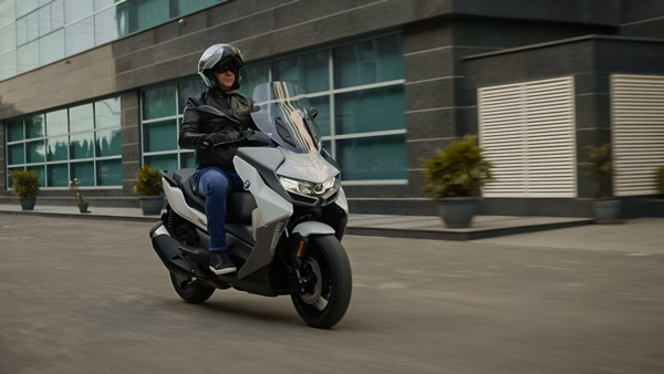 വില കേട്ട് ഞെട്ടല്ലേ! ബിഎംഡബ്ല്യു C400GT മാക്സി സ്കൂട്ടർ ഇന്ത്യയിലെത്തി, മുടക്കേണ്ടത് 9.95 ലക്ഷം രൂപ