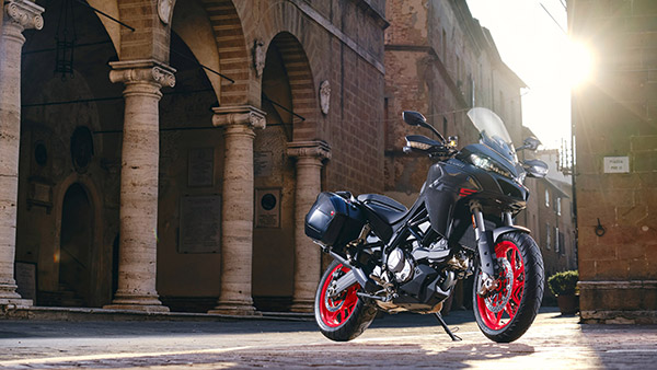 Multistrada V2 അവതരിപ്പിച്ച് Ducati; സവിശേഷതകള് അറിയാം