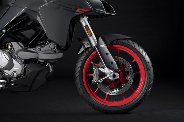 Multistrada V2 അവതരിപ്പിച്ച് Ducati; സവിശേഷതകള് അറിയാം
