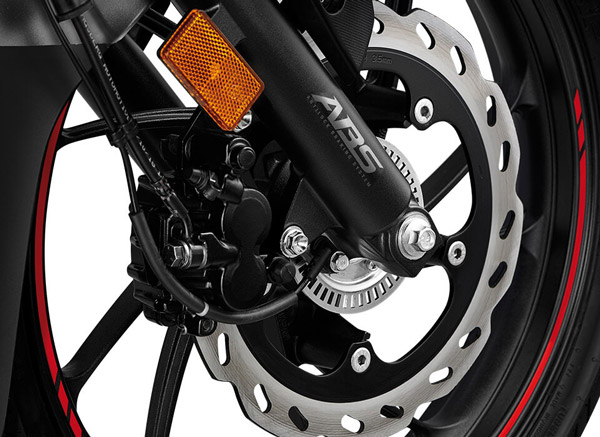Apache RTR 160 4V Vs Xtreme 160R Stealth Edition; എഞ്ചിൻ, ഫീച്ചർ, വില വ്യത്യാസങ്ങൾ ഇങ്ങനെ