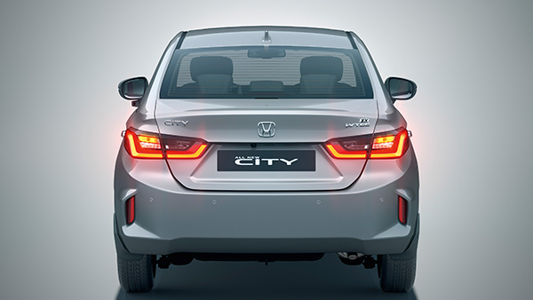 സെഡാന് ശ്രേണിയില് Honda-യുടെ കരുത്തായി City; ശ്രേണിയില് പിന്നോട്ട് പോയി Maruti Dzire