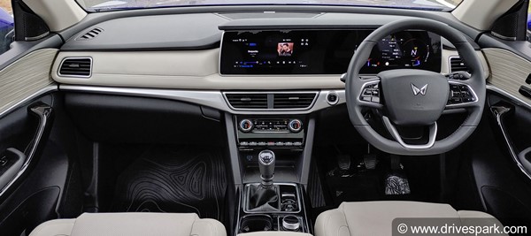 XUV700-യുടെ ഉത്പാദനം തകൃതിയാക്കി Mahindra; ചിത്രങ്ങള് പുറത്ത്