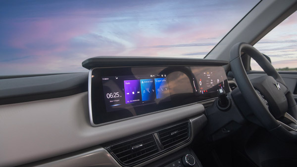 Mahindra XUV700 വാങ്ങാന് പദ്ധതിയുണ്ടോ?; ടെസ്റ്റ് ഡ്രൈവിനായി കാത്തിരിക്കേണ്ടിവരും